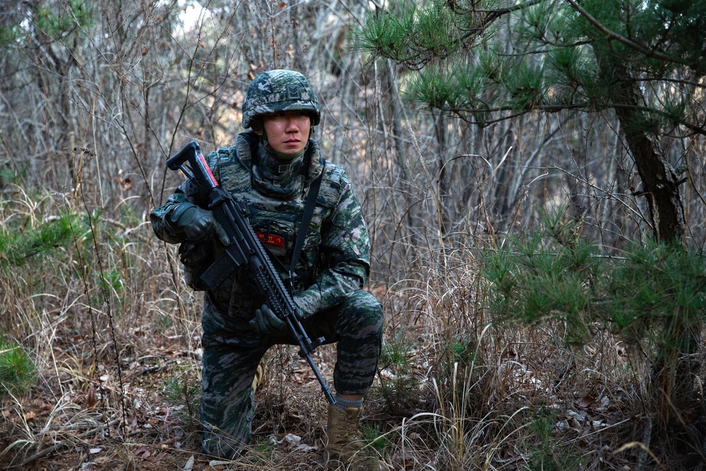 KMEP 23.1: U.S. Marines and Republic of Korea Marines conduct a mechanized assault training event