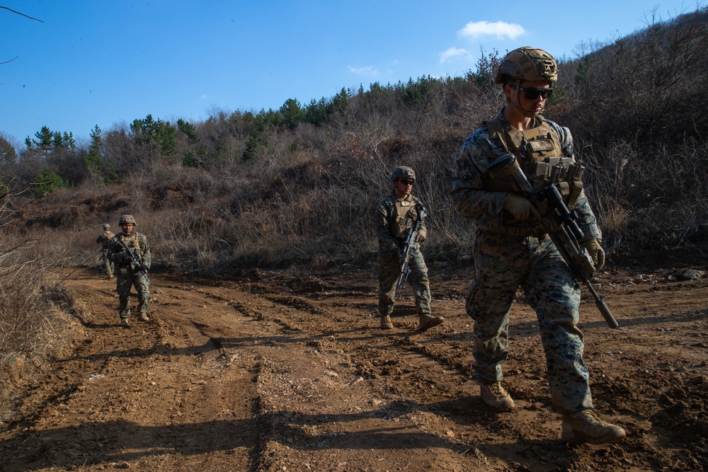 KMEP 23.1: U.S. Marines and Republic of Korea Marines conduct a mechanized assault training event