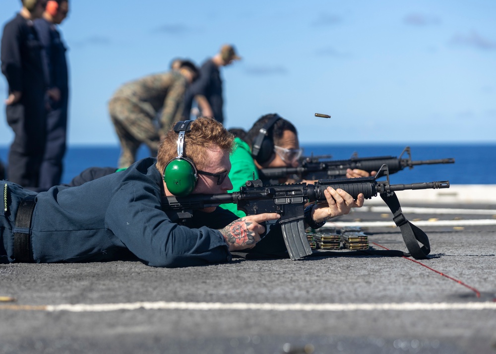 DVIDS - Images - Deck Shoot Aboard USS Anchorage [Image 3 of 4]