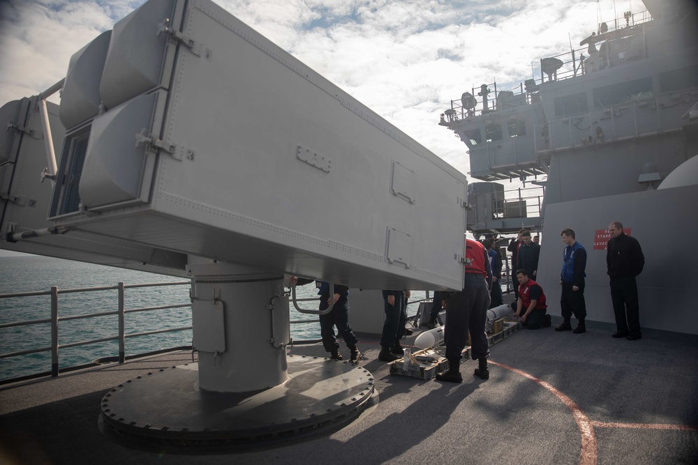 USS BATAAN SAILORS LOAD NATO LAUNCHER