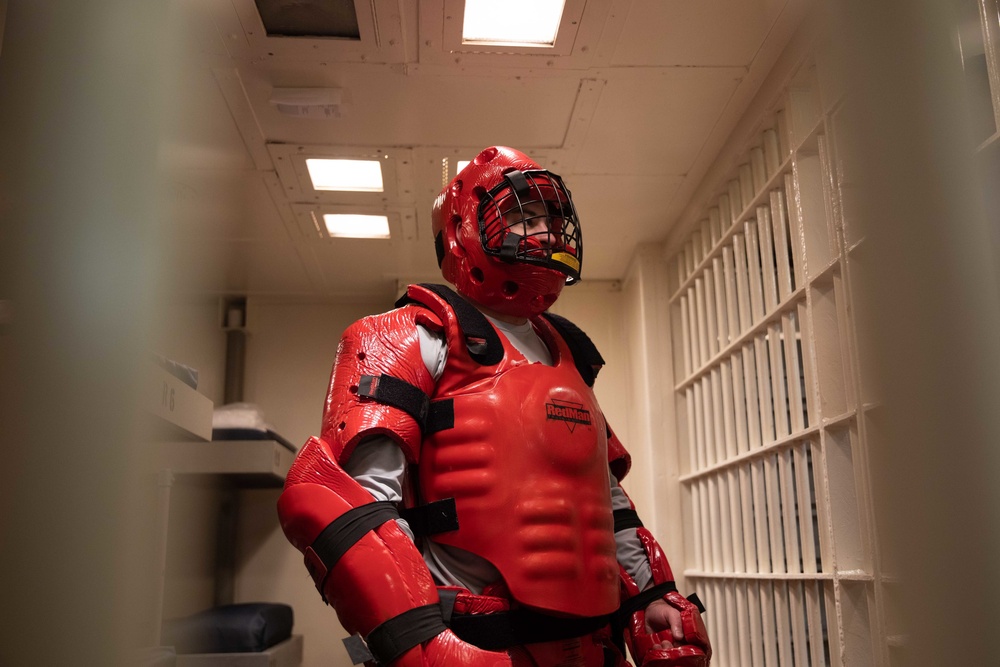 USS Bataan Security Forces Participate in Brig Extraction Training