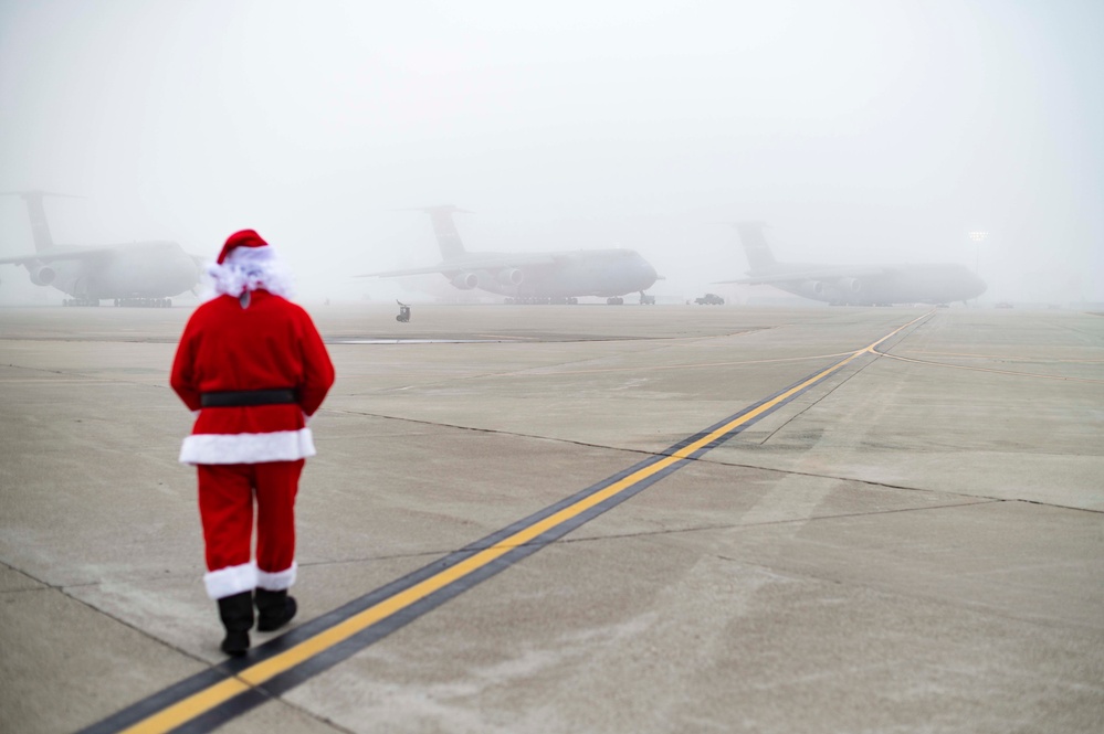 Santa visits Travis AFB