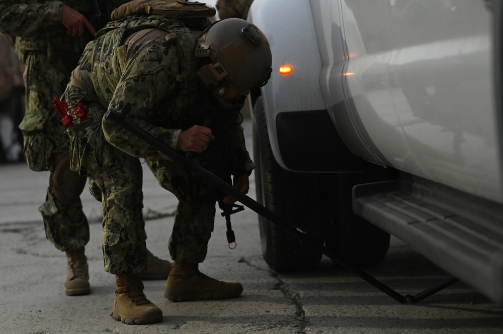 U.S. Coast Guard Port Security Unit participates in Exercise Resolute Hunter