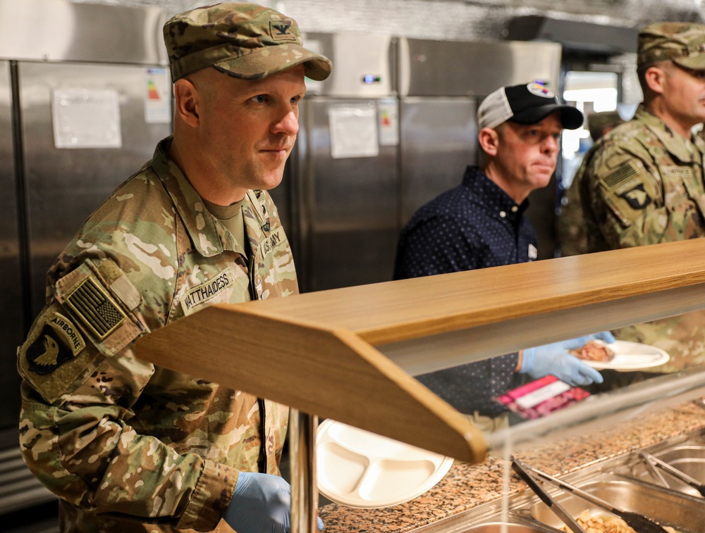 101st Airborne Division Christmas Meal