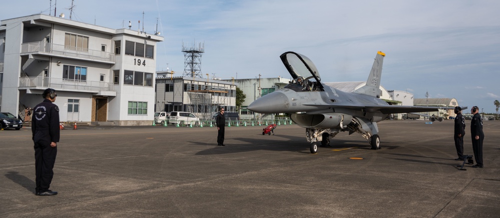 PACAF F-16 Demo Team participates in Nyutabaru Air Festival