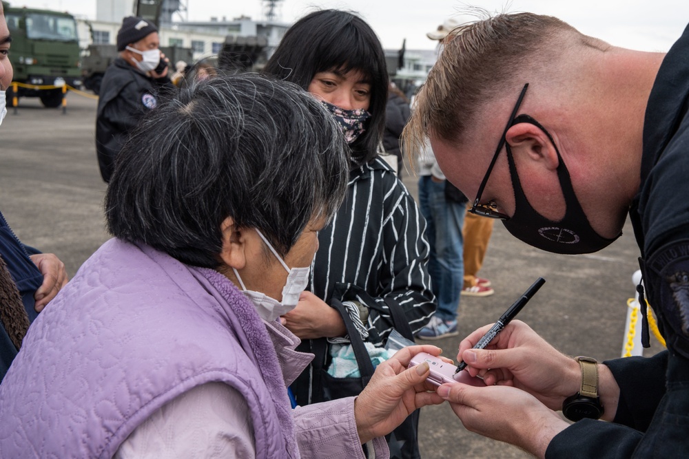 PACAF F-16 Demo Team participates in Nyutabaru Air Festival