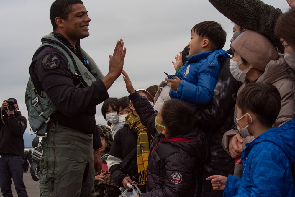 PACAF F-16 Demo Team participates in Nyutabaru Air Festival