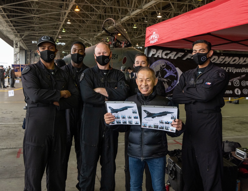 PACAF F-16 Demo Team participates in Nyutabaru Air Festival