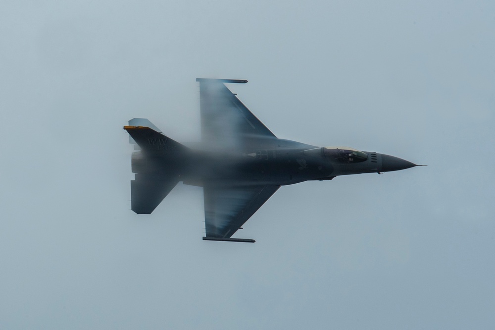 PACAF F-16 Demo Team participates in Nyutabaru Air Festival