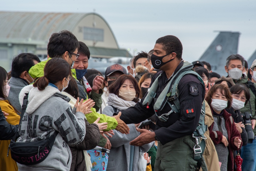 PACAF F-16 Demo Team participates in Nyutabaru Air Festival