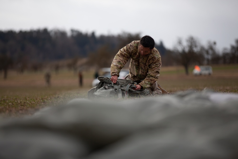 10th SFG(A) Performs Airborne Jump