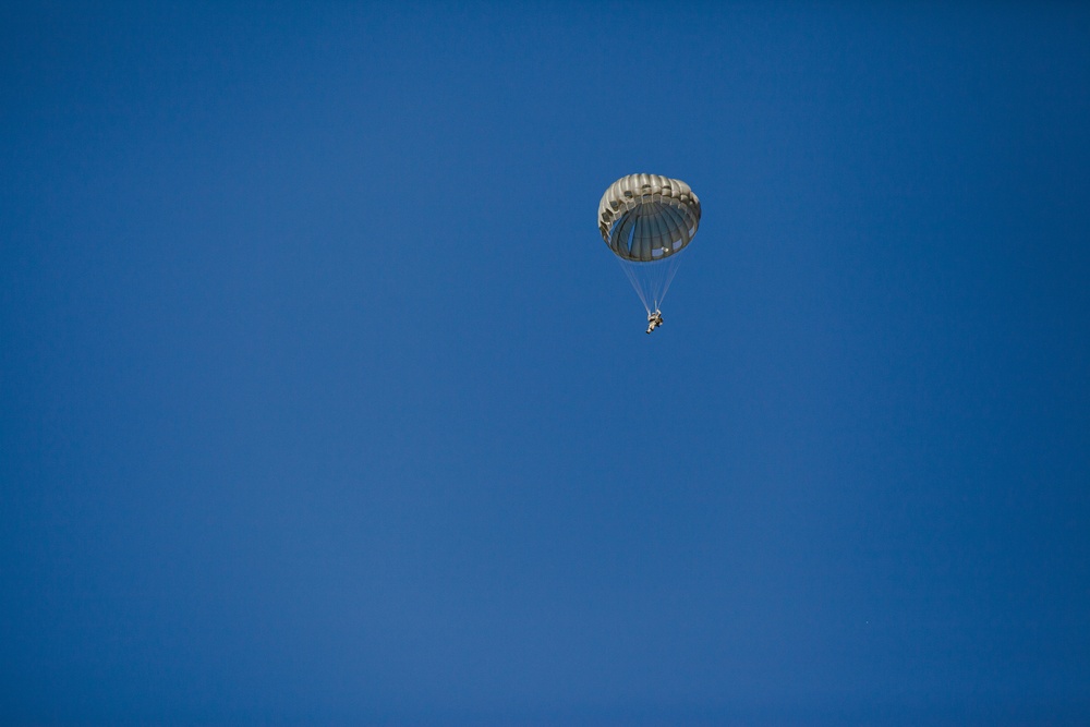 10th SFG(A) Performs Airborne Jump