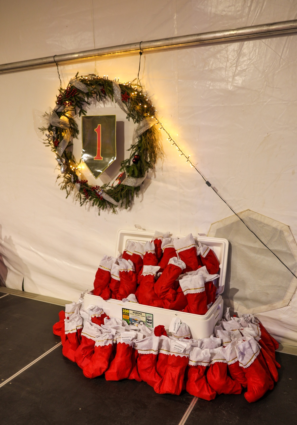 1 ID Brings Christmas to Poland 1 ID Brings Christmas to Poland