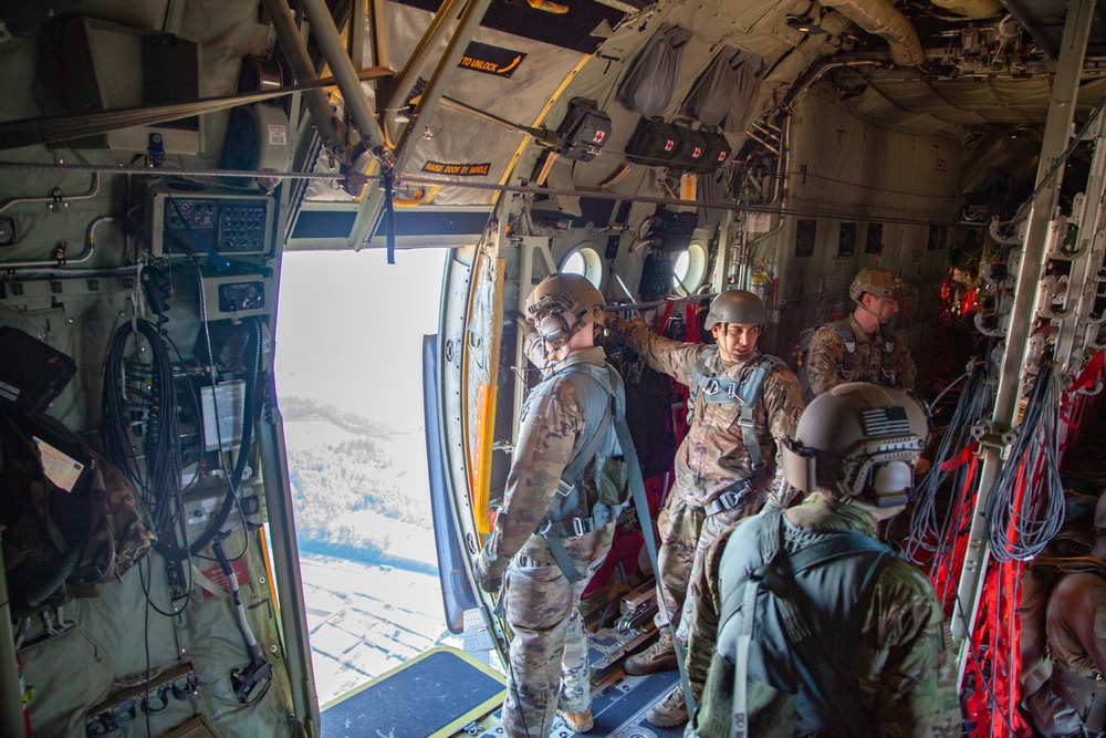 10th SFG(A) Performs Airborne Jumps