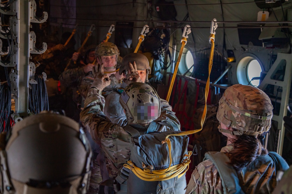 10th SFG(A) Performs Airborne Jumps