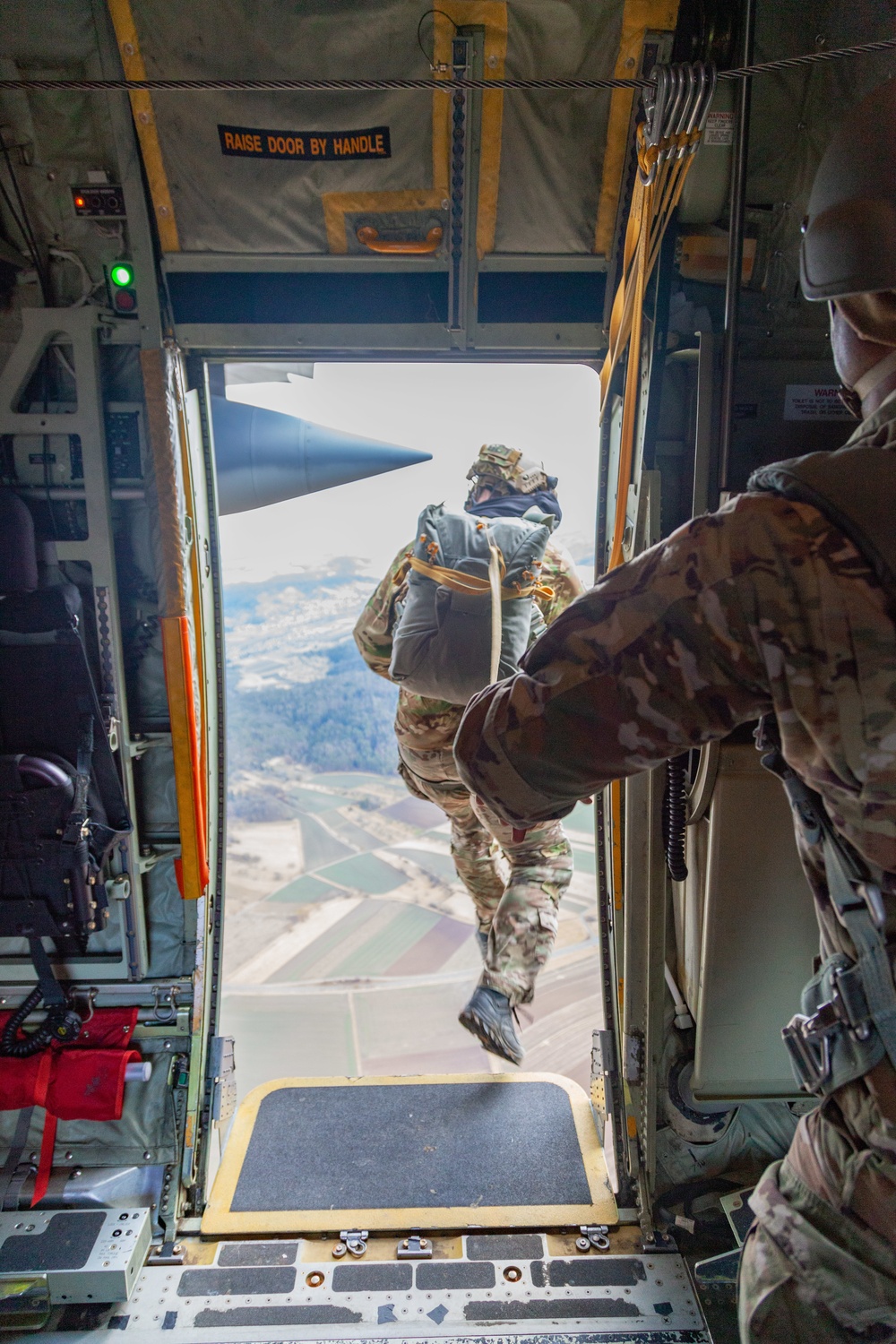 10th SFG(A) Performs Airborne Jumps