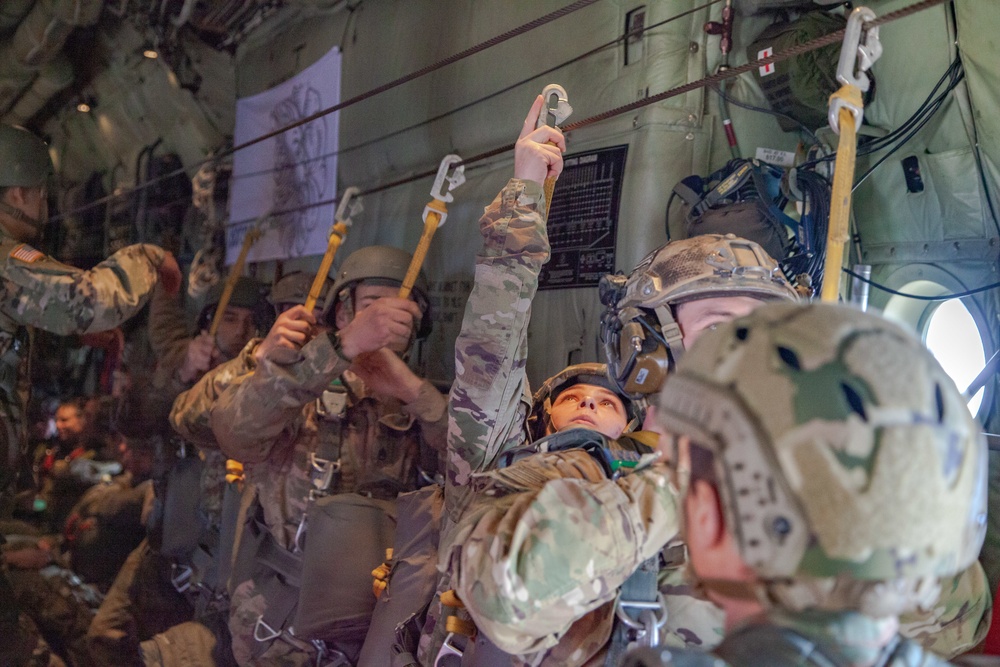 10th SFG(A) Performs Airborne Jumps