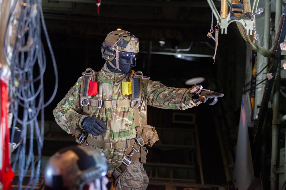 10th SFG(A) Performs Airborne Jumps