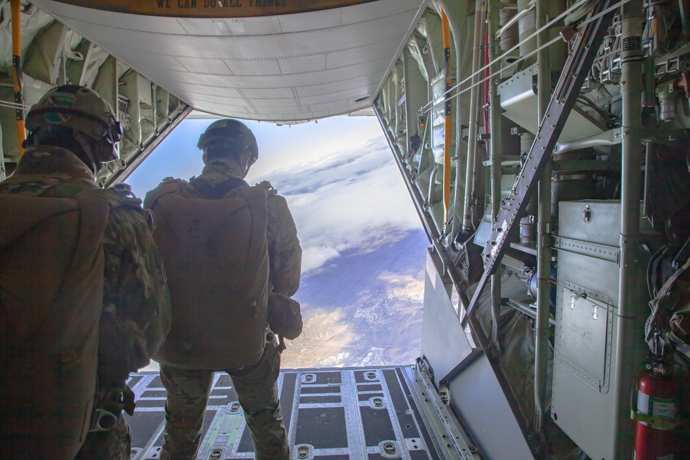 10th SFG(A) Performs Airborne Jumps