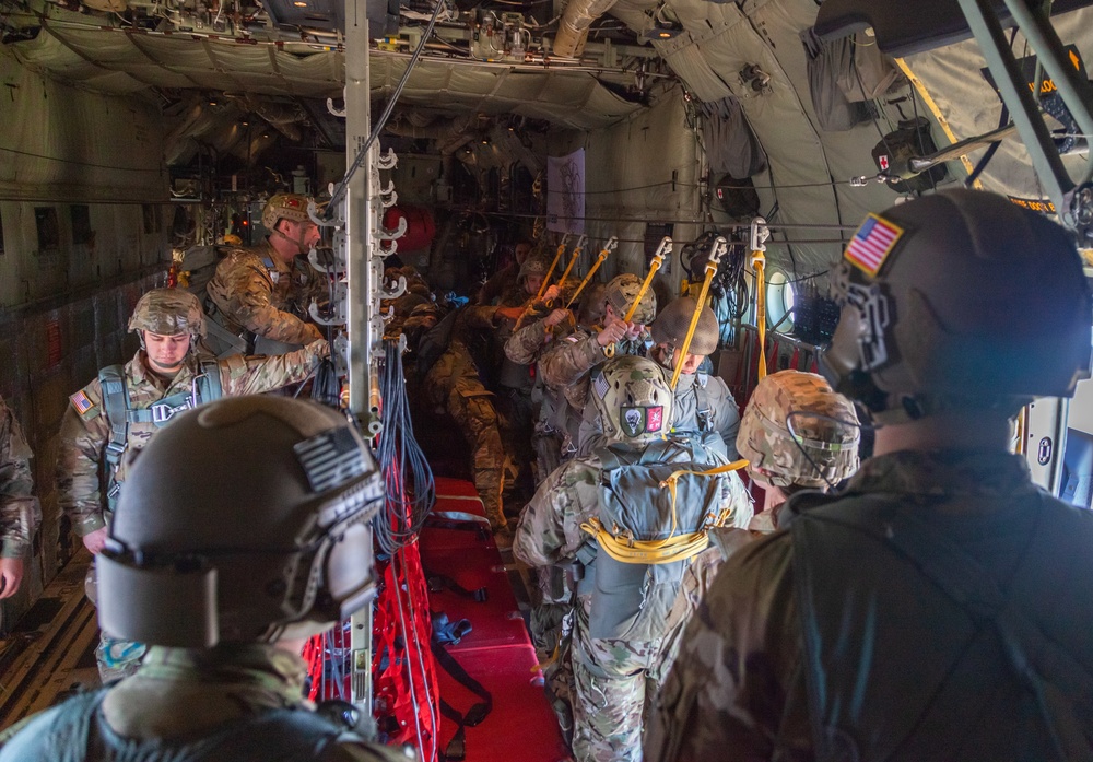 10th SFG(A) Performs Airborne Jumps