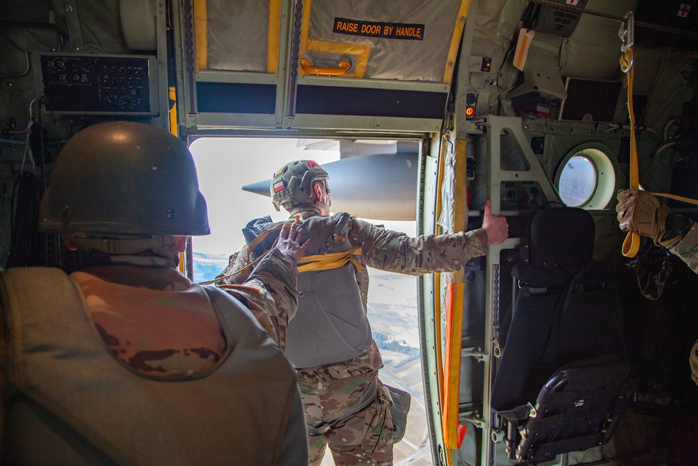 10th SFG(A) Performs Airborne Jumps