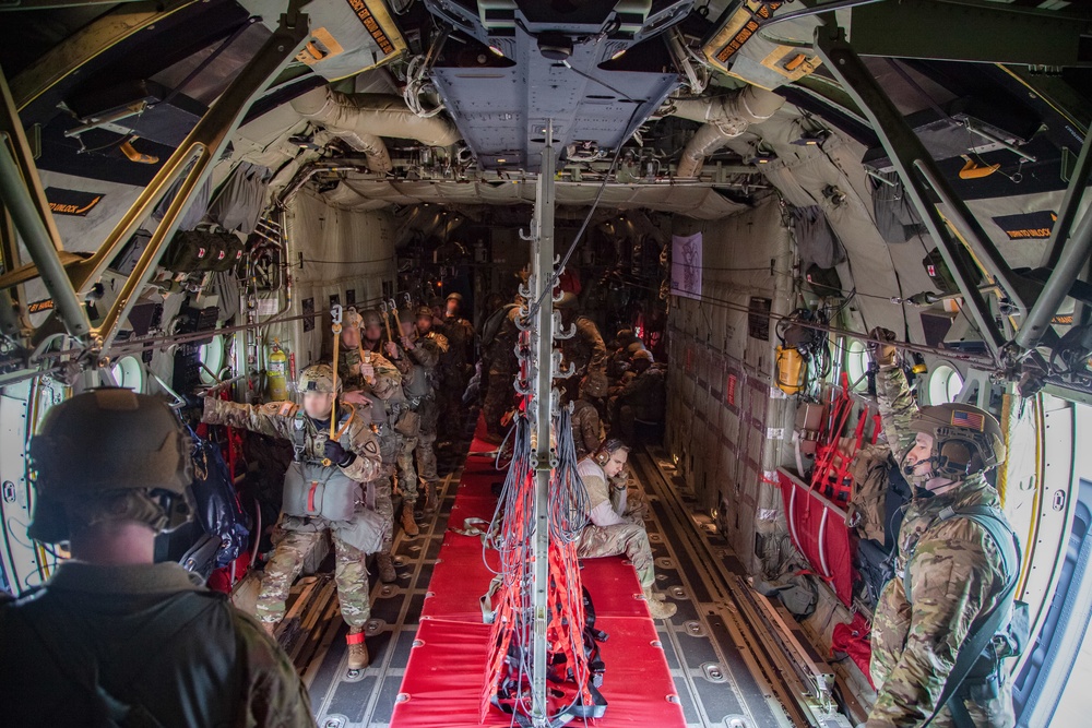 10th SFG(A) Performs Airborne Jumps