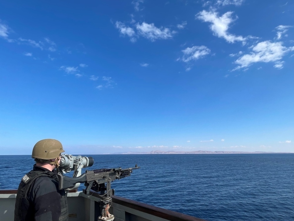 USS Truxtun transits the Red Sea