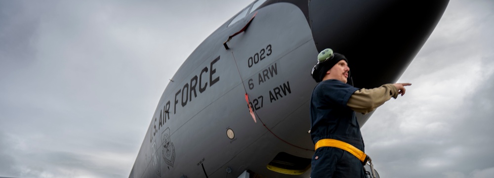 Crew chiefs charge the storm