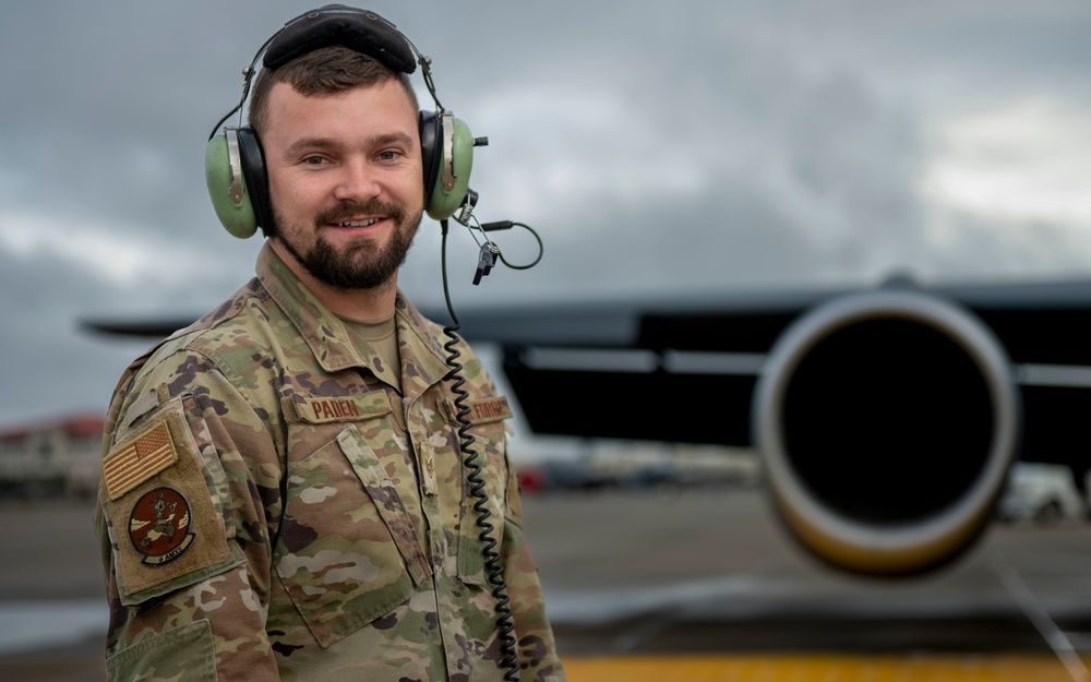 Crew chiefs charge the storm