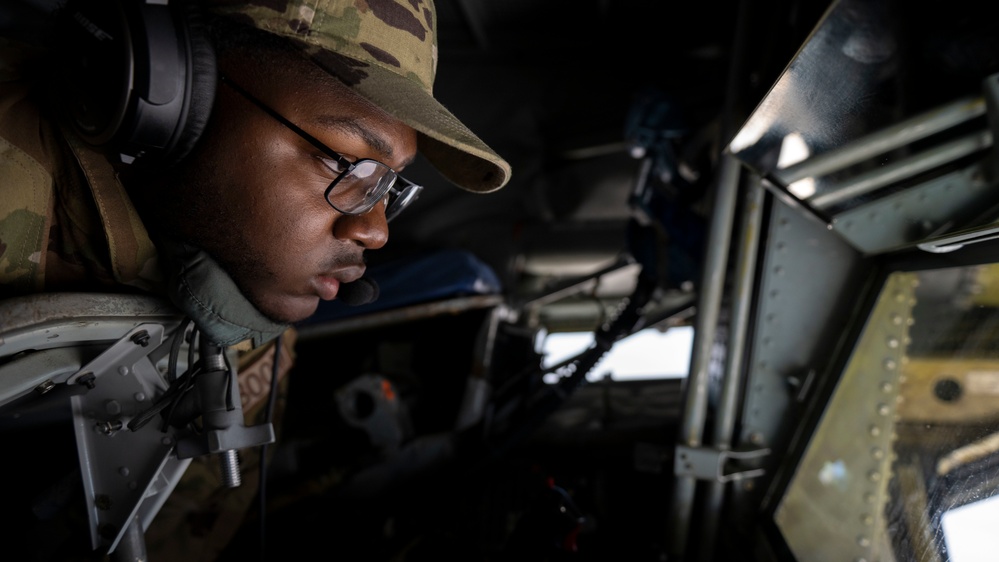 DVIDS - Images - 91st Air Refueling Squadron Provides Aerial Support To ...