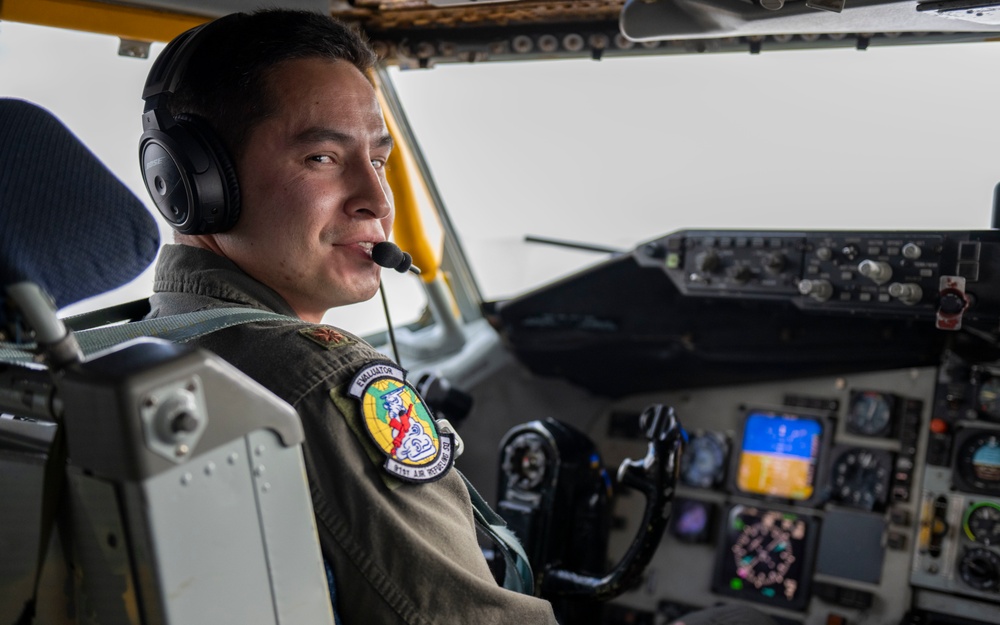 91st Air Refueling Squadron provides aerial support to Charleston C-17