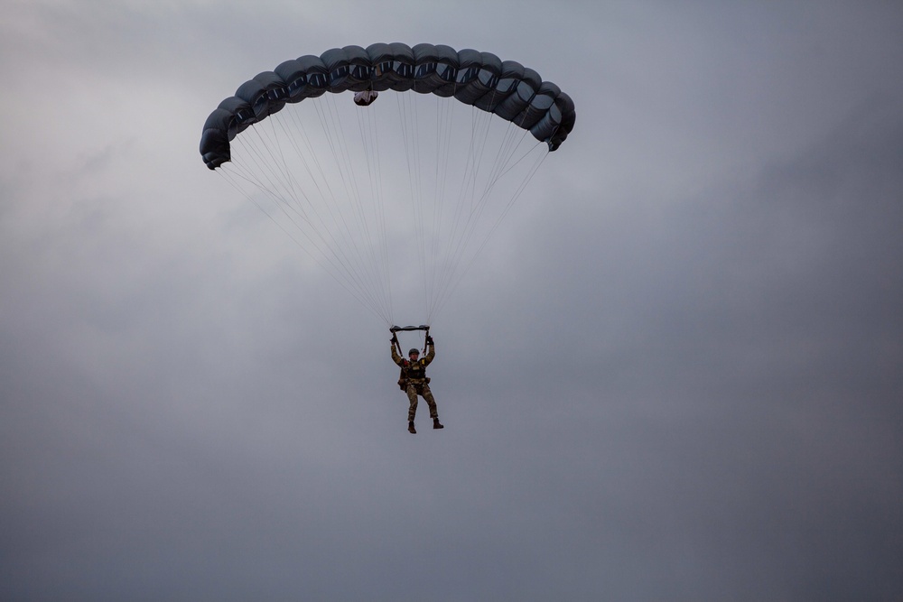 10th SFG(A) Performs Airborne Jumps
