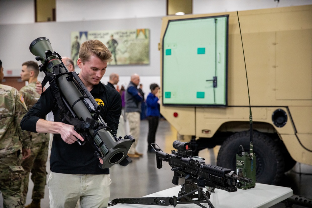 Iowa employers visit Iowa City National Guard facility