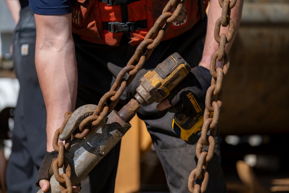 Coast Guard Cutter Elm sets buoys for San Francisco Fleet Week