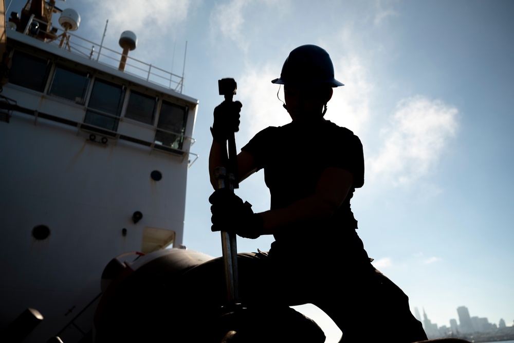 Coast Guard Cutter Elm sets buoys for San Francisco Fleet Week