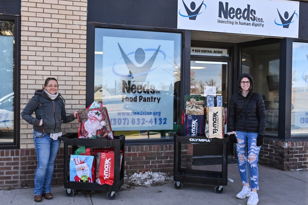 90 CONS brings holiday spirit to families in need
