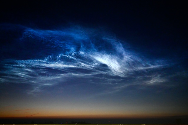 SpaceX Falcon 9 visible from Travis AFB