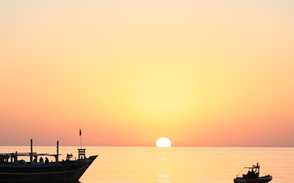 USCGC Charles Moulthrope seizes illicit drugs from a fishing vessel in international waters in the Gulf of Oman