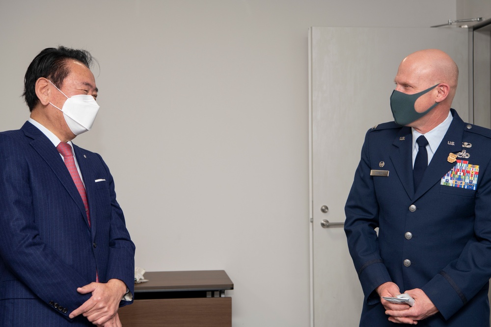 Yokota delivers holiday spirit, further strengthens ties with local community