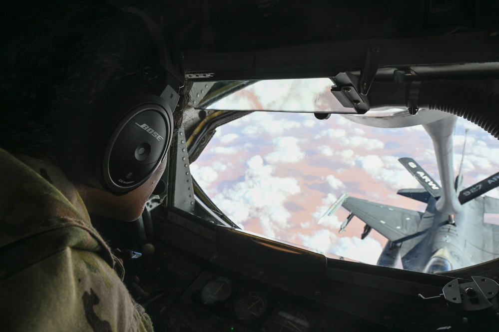 91st EARS KC-135s refuels 77th EFS F-16s