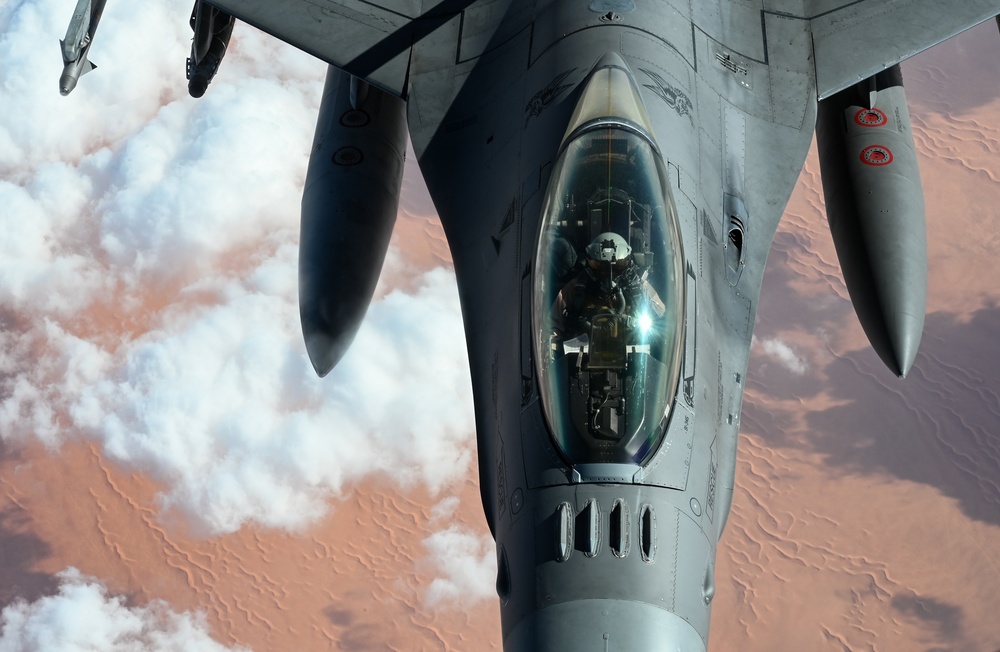 91st EARS KC-135s refuels 77th EFS F-16s