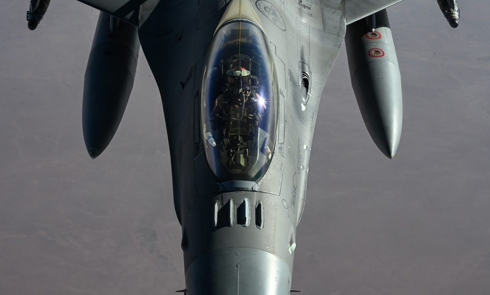 91st EARS KC-135s refuels 77th EFS F-16s