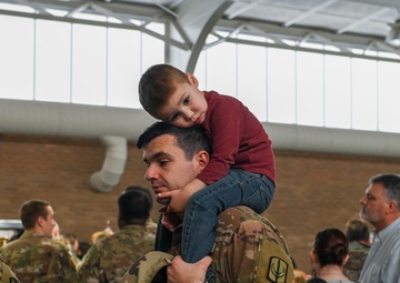 Company A, 151st Expeditionary Signal Battalion deployment departure ceremony