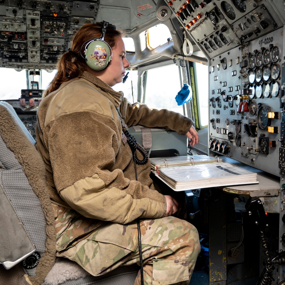 461st crew chiefs conduct fuel transfer on an E-8C JSTARS