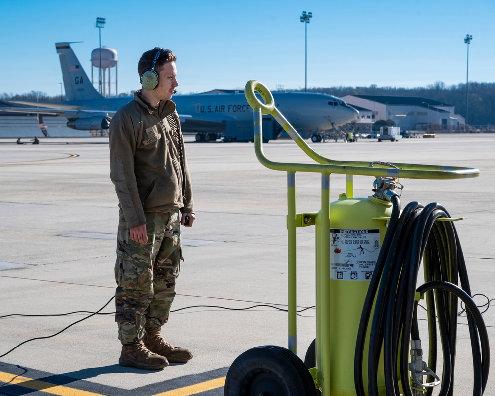 461st crew chiefs conduct fuel transfer on an E-8C JSTARS