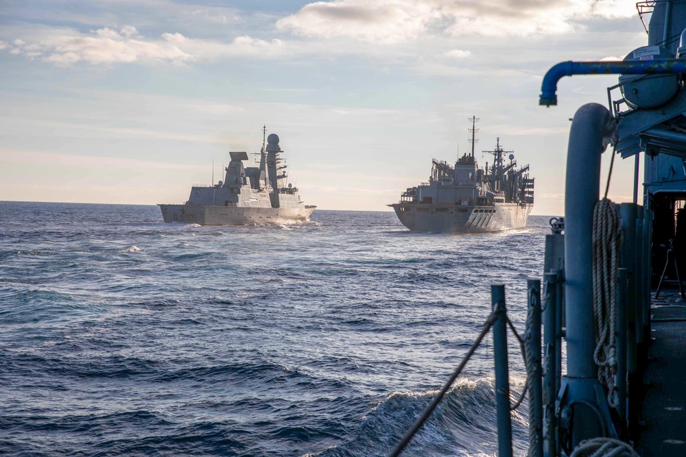 USS Leyte Gulf (CG 55) Completes Replenishment-at-Sea