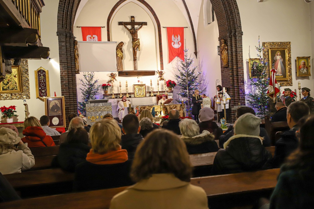 Archbishop Broglio conducts Christmas Mass with Soldiers in Poland