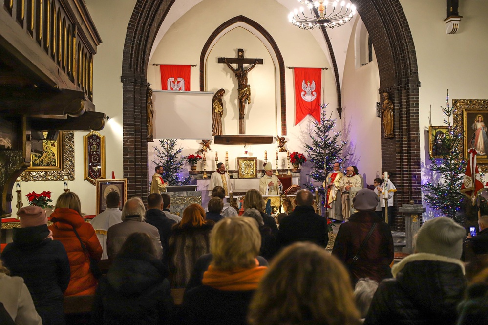 Archbishop Broglio conducts Christmas Mass with Soldiers in Poland