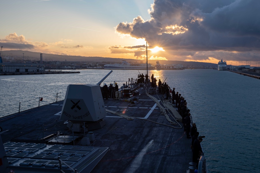 USS Nitze (DDG 94) Arrives Civitavecchia, Italy