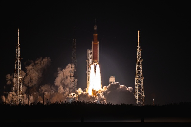 Artemis l Launch